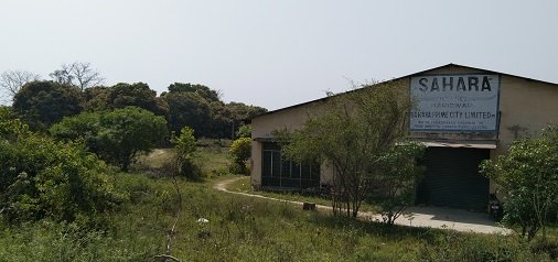 बहादराबाद के पास सहारा की भूमि और आम का बाग