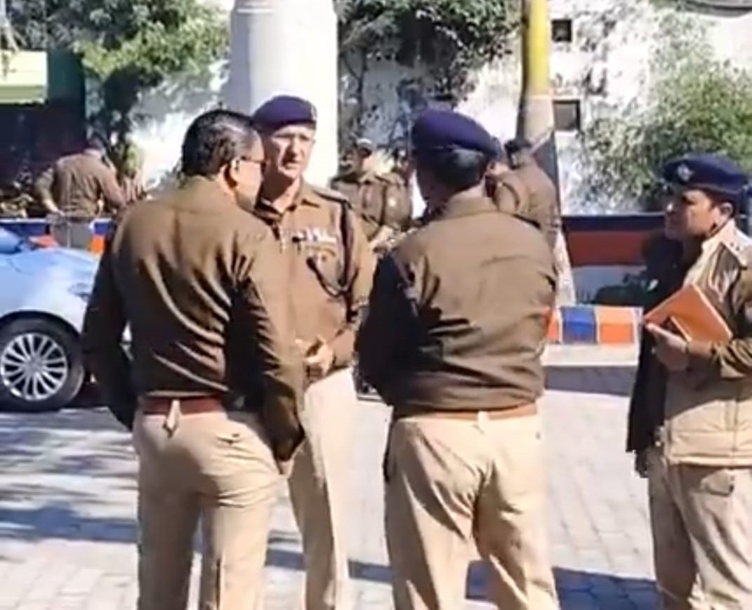 12वीं की छात्रा की निर्मम हत्या, दरांती से किए वार, चेहरे को पत्थर से कुचला, चचेरे भाई पर शक, दरांती और मोटरसाइकिल बरामद