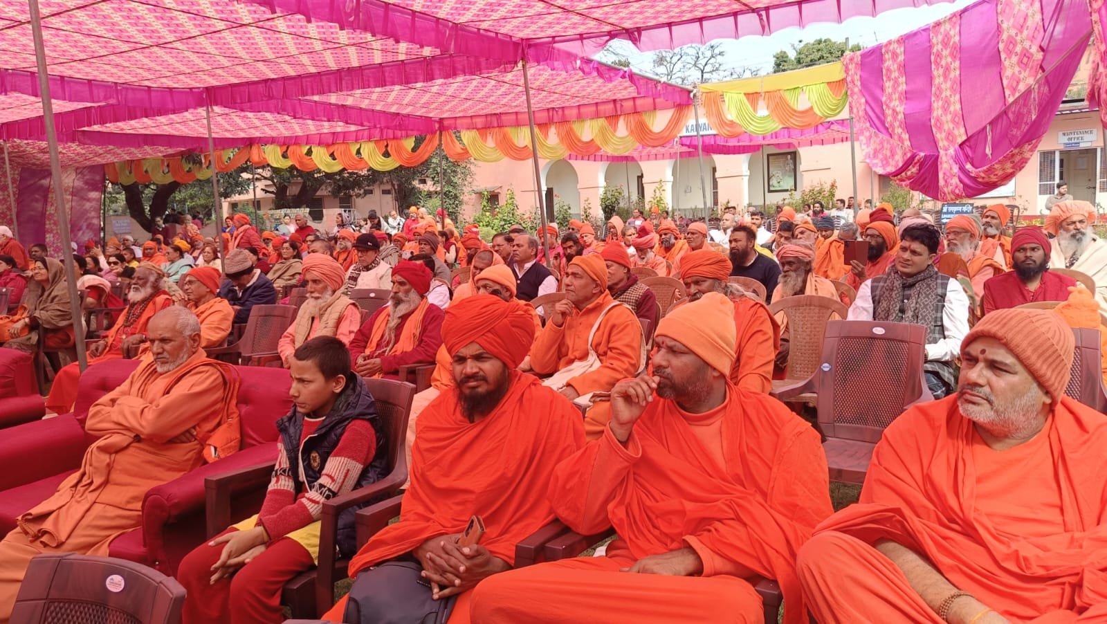 जिस राष्ट्र को परमहंस मिल जाए वह पूरे विश्व को संदेश देता है: स्वामी हरिचेतनानंद, रामकृष्ण परमहंस ने समाज को एकीकरण का संदेश दिया: महंत रवींद्र पुरी