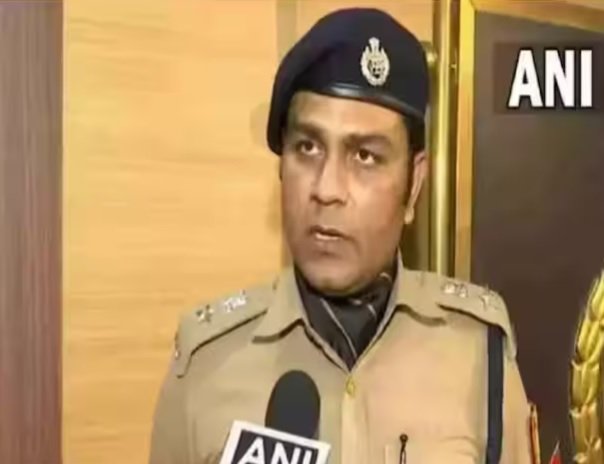 IPS अधिकारी के खिलाफ FIR दर्ज, बिना इजाजत रेड, अवैध हिरासत और संपत्ति की हेराफेरी का आरोप, विवादित अधिकारी रहे