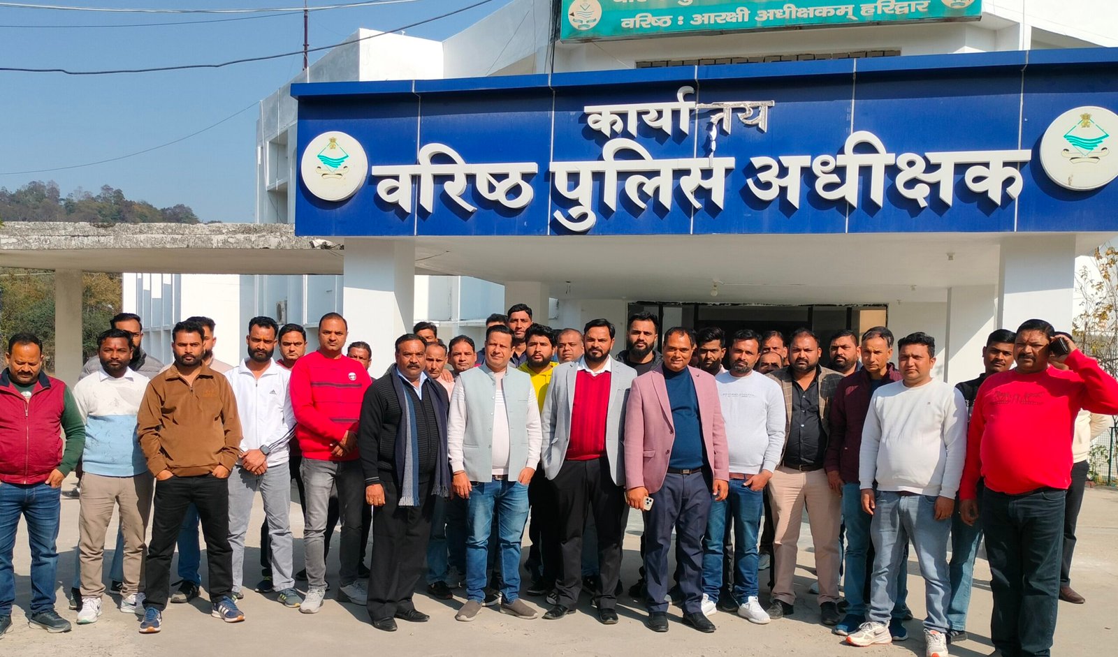 गोलीकांड प्रकरण में खुलेआम घूम रहे लाइसेंसी हथियारधारी आरोपी, जिपं उपाध्यक्ष ने जान का खतरा बताते हुए गिरफ्तारी की उठाई मांग, एसपी ने किया आश्वस्त