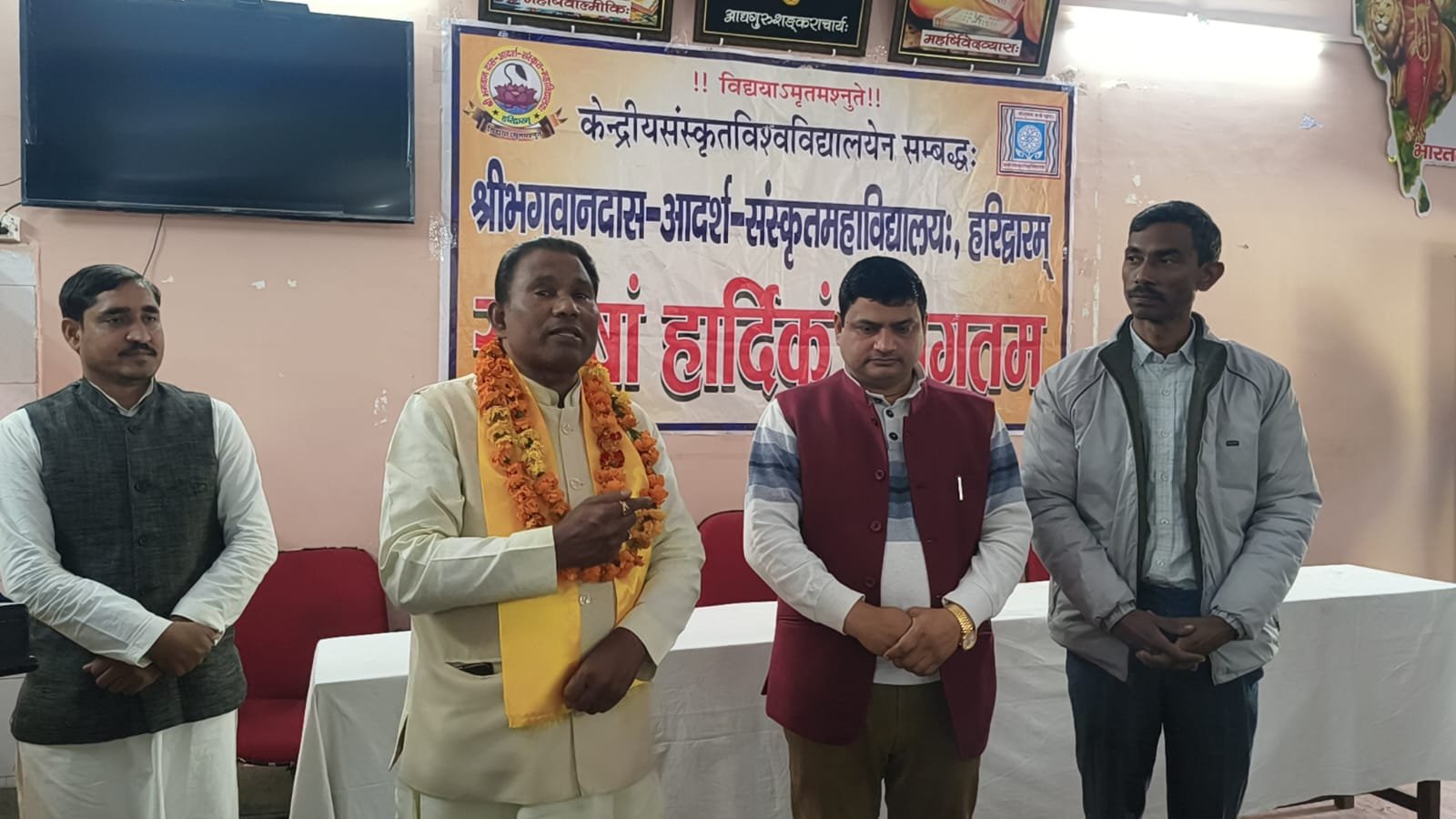 शहरवासियों के साथ महाविद्यालय के विद्यार्थियों एवं स्टाफ ने कराई स्वास्थ्य जांच, श्री भगवानदास आदर्श संस्कृत महाविद्यालय में लगा शिविर