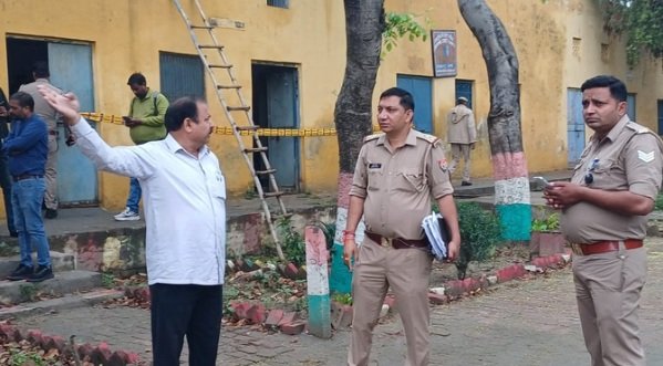 इंटर कॉलेज के प्रवक्ता की कॉलेज के लैब में मिली लाश, कई दिन से नहीं गए थे घर, जहर खाकर जान देने का मामला