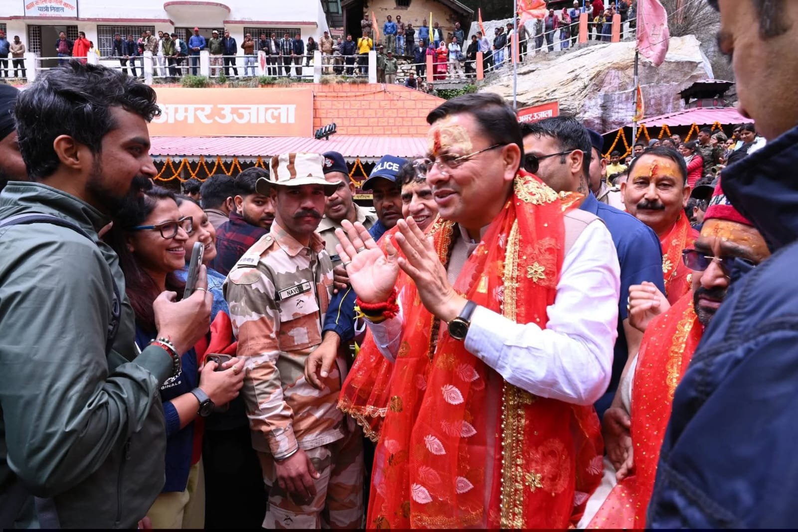 गंगोत्री धाम में कपाटोद्घाटन के अवसर पर मुख्यमंत्री ने की विशेष पूजा-अर्चना, गंगोत्री और यमुनोत्री धाम के कपाट श्रद्धालुओं के लिए खुले