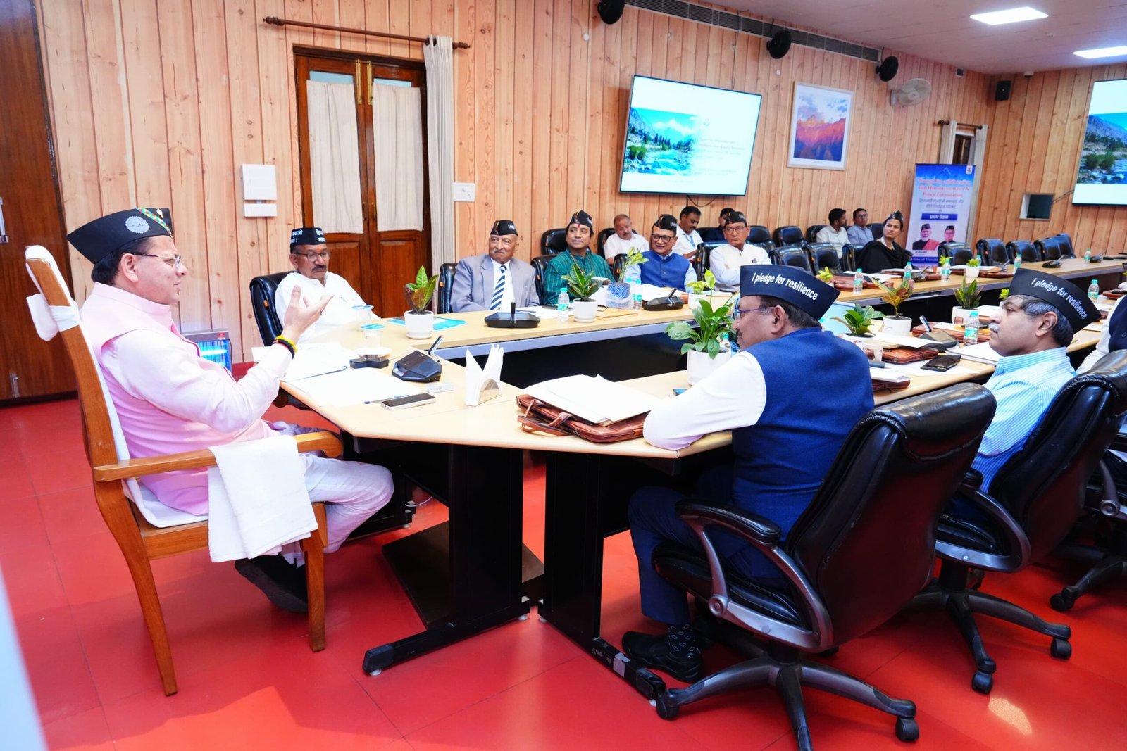 मुख्यमंत्री धामी बोले, हिमालयी राज्य आपसी सहयोग और अनुभवों से करें नीति निर्माण, मुख्यमंत्री आवास में हिमालयी राज्यों से समन्वय और नीति निर्धारण परिषद की बैठक सम्पन्न