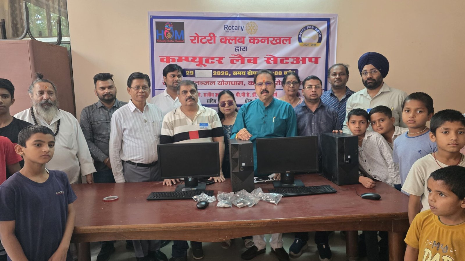 समाजसेवी गर्ग ने उपलब्ध कराए कंप्यूटर, विद्यार्थियों के उज्जवल भविष्य के निर्माण में सहायक होगी कंप्यूटर लैब: नरेश रानी गर्ग