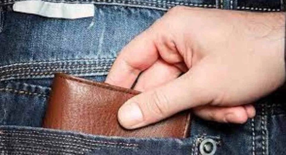 कांग्रेस के कार्यक्रम में जेब कतरे, पत्रकार, पार्षद के साथ कईयों की जेब काटी, नेताजी की तरह वेशभूषा में हुए शामिल