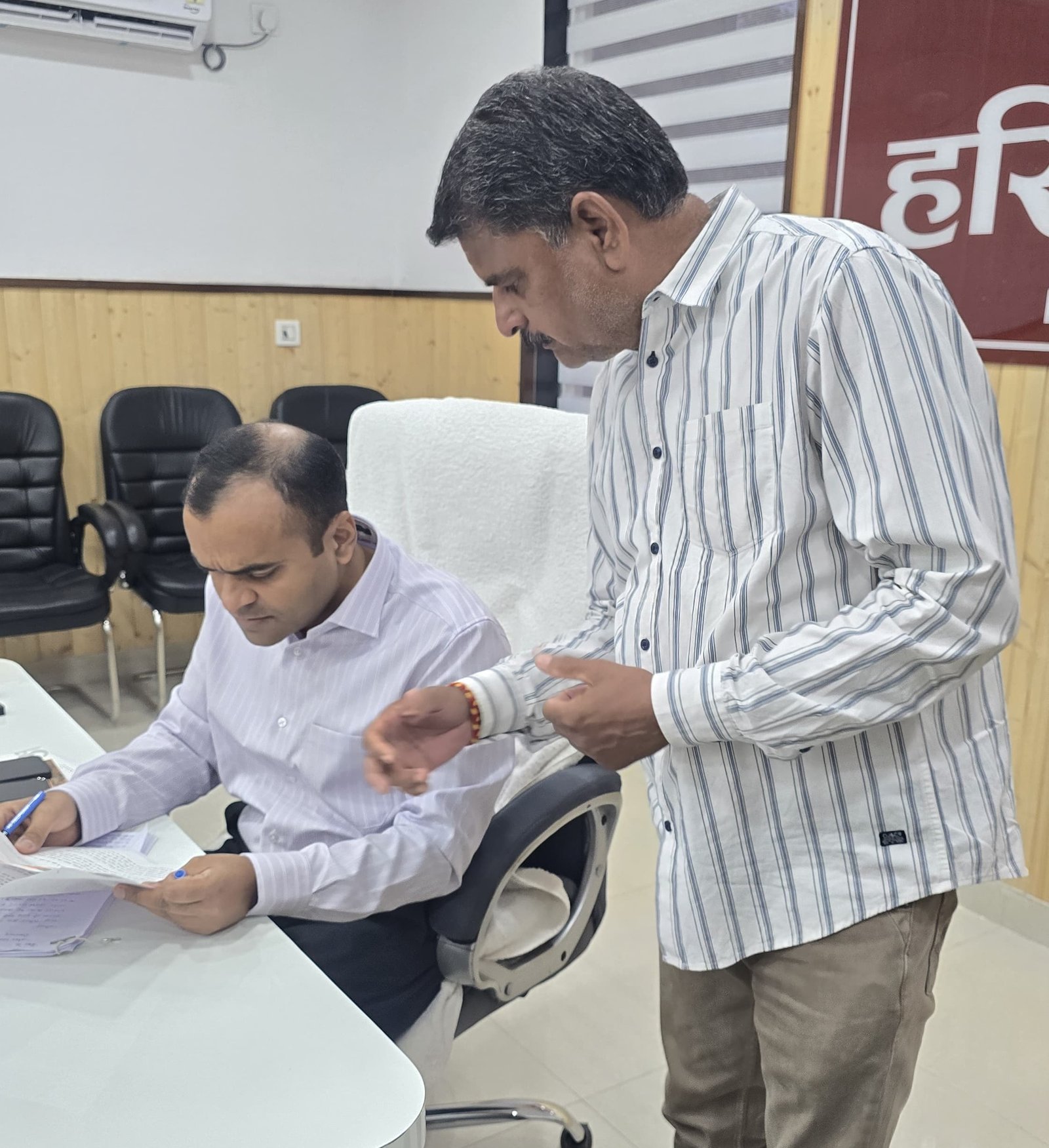 समितियां में किसानों की योजनाओं में घोटाला, कृषि ड्रोन, कीटनाशक छिड़काव में बरती जा रही अनियमितताए, डीएम ने बैठाई जांच