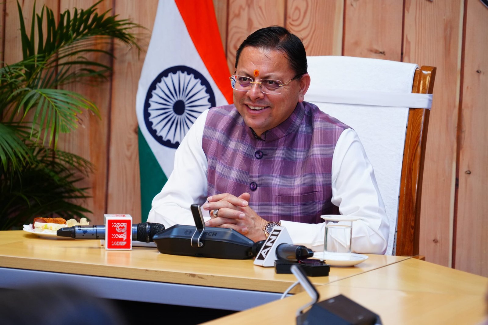 जीवन में छोटे-छोटे सकारात्मक परिवर्तन बड़े बदलावों का बनते हैं आधार, मुख्यमंत्री ने बालिकाओं के साथ प्रधानमंत्री के मन की बात के 134 वें संस्करण को सुना